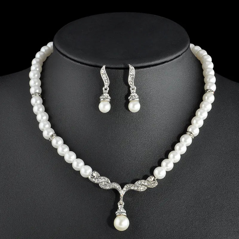 Elegant Pearl Jewelry Set with Crystal Inlaid Necklace