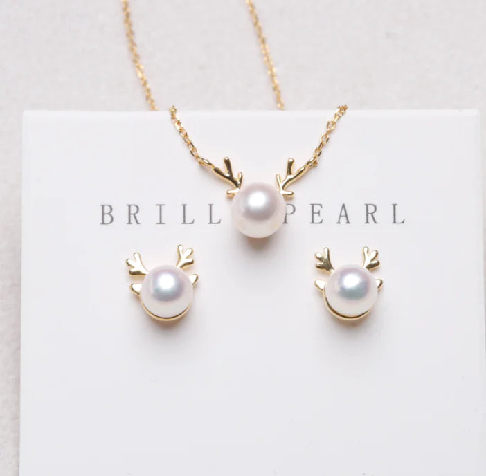 Pearl Jewelry Set with Minimalist Necklace and Earrings
