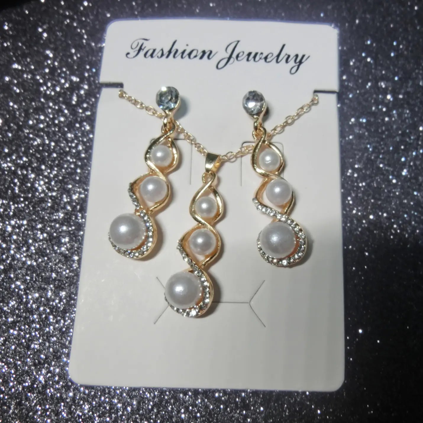 Elegant Pearl and Diamond Jewelry Set (Earrings & Necklace)