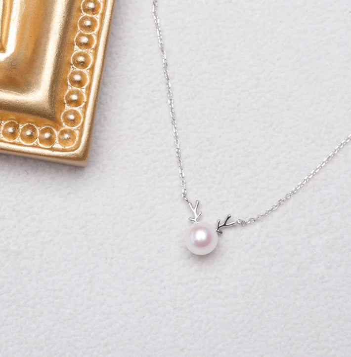 Pearl Jewelry Set with Minimalist Necklace and Earrings