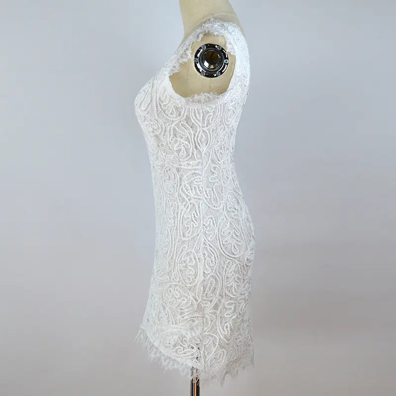 V-Neck Sleeveless Lace Cocktail Dress with Bodycon Fit