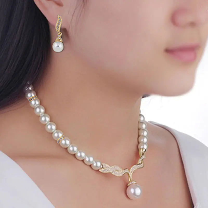 2-Piece Women's Monochrome Gold Jewelry Set for Weddings