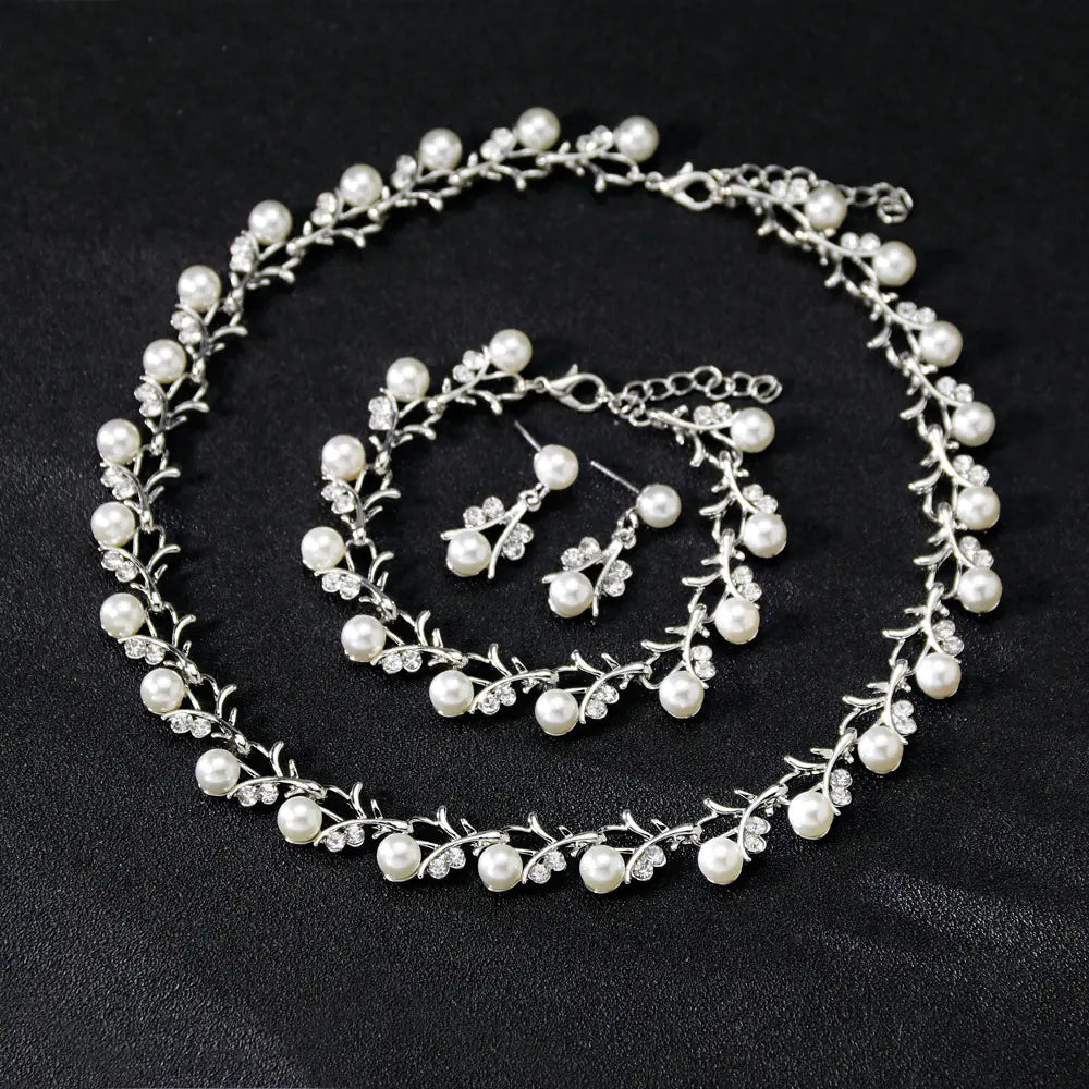 Fashion Floral Pearl Jewelry Set with Earrings, Necklace, Bracelet