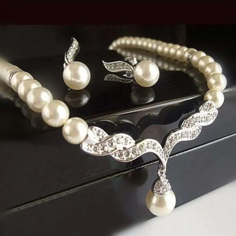 2-Piece Women's Monochrome Gold Jewelry Set for Weddings