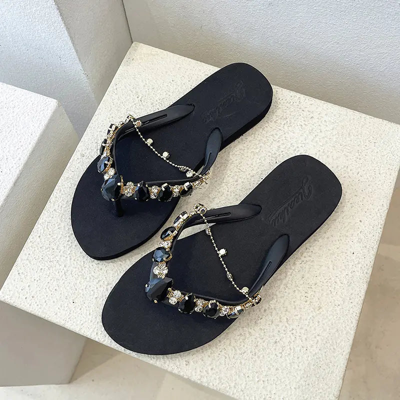 Fashionable Women's Flat Sandals for Beach Resort