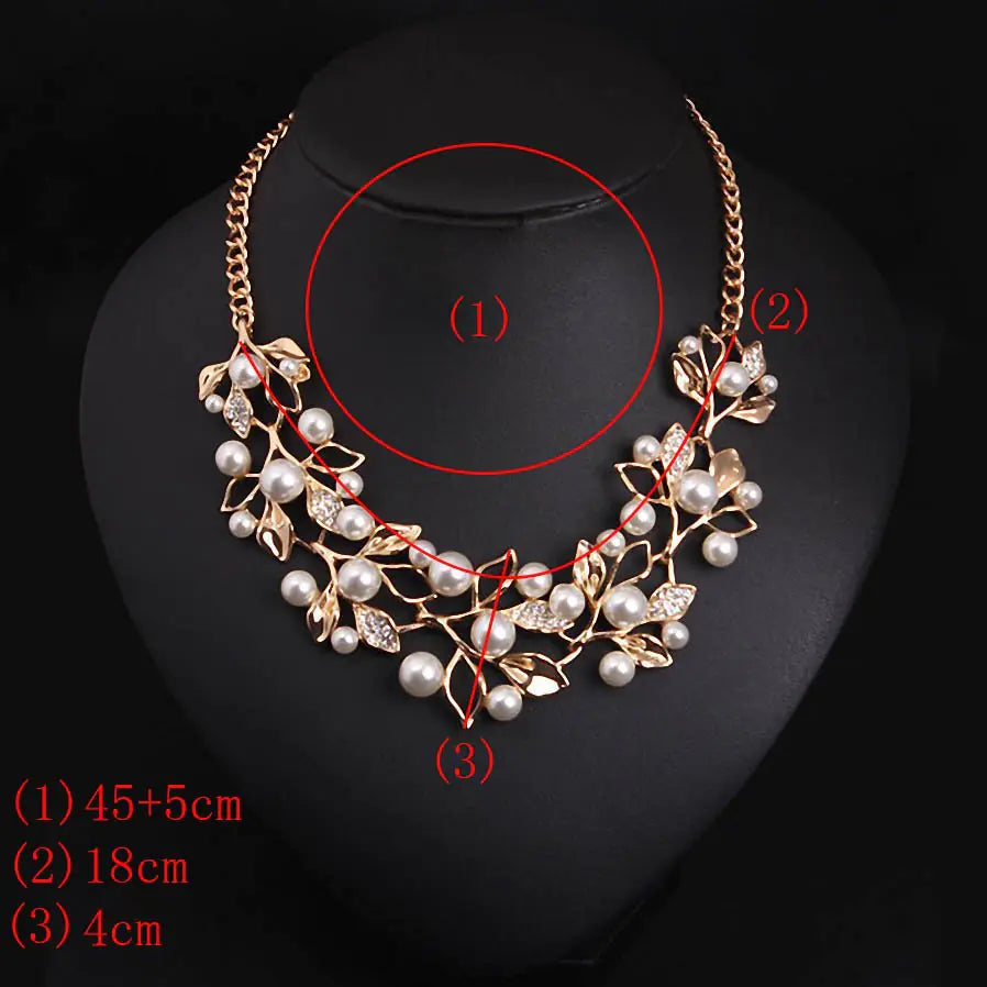 Fashionable Pearl and Diamond Bridal Jewelry Set